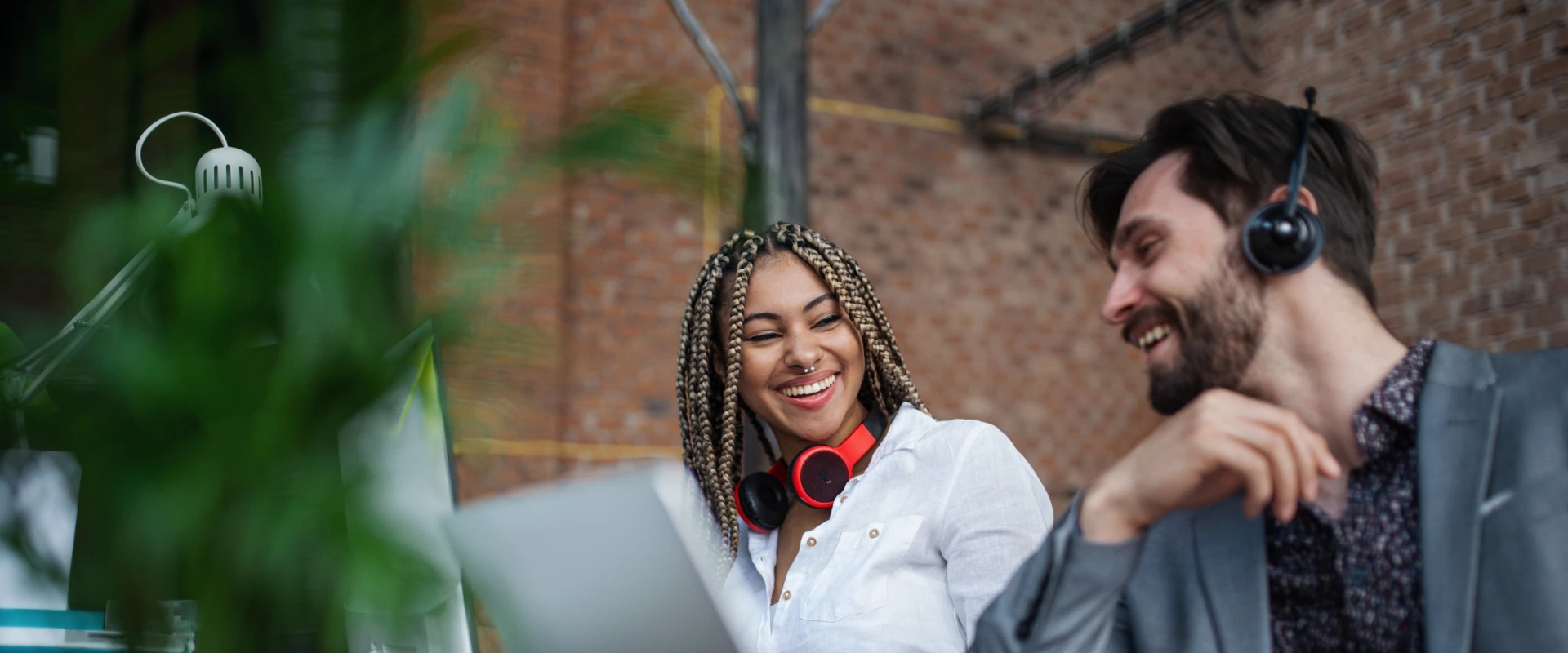 Header Image - What is a VoIP Service